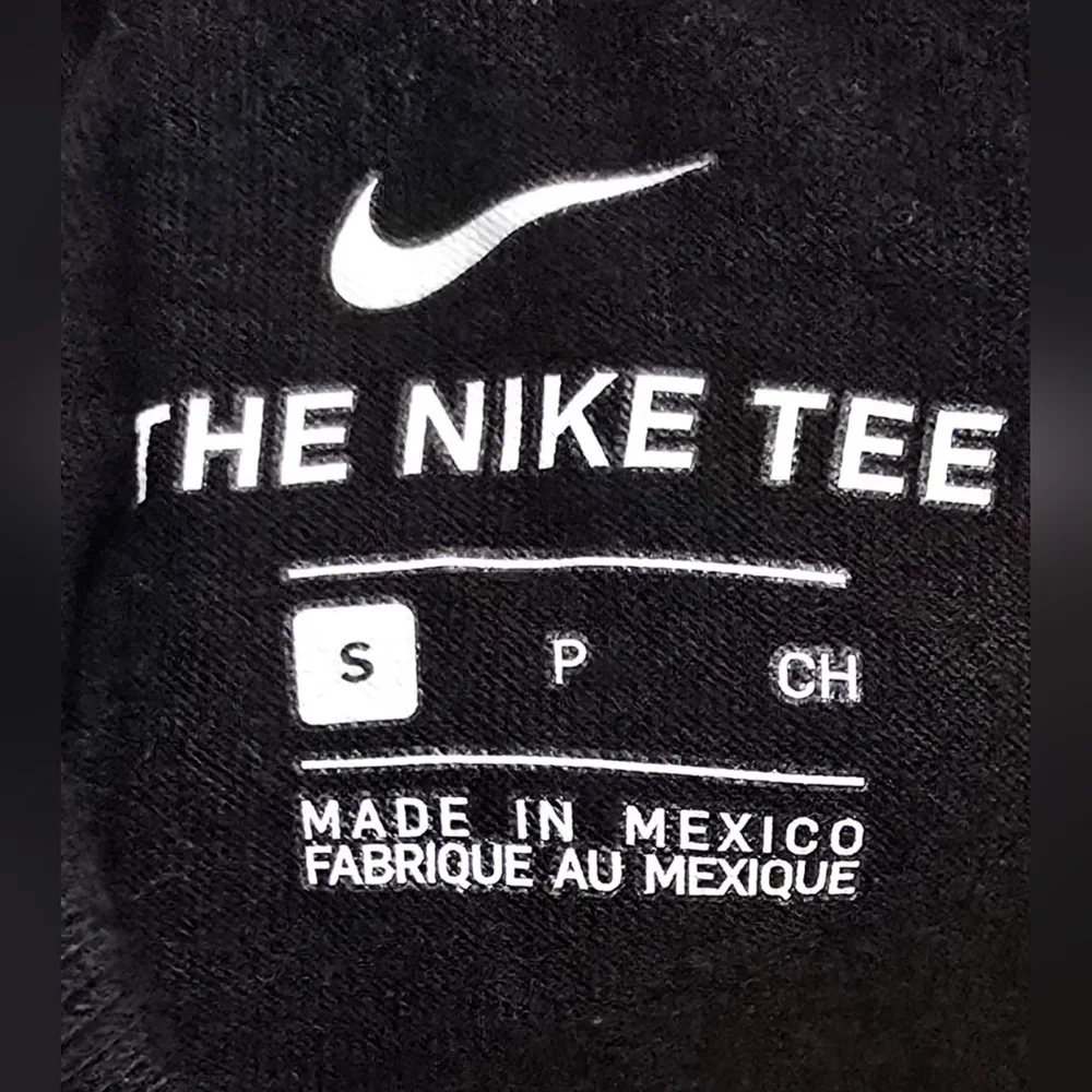 Nike Black‎ Tee - Picture 2 of 2